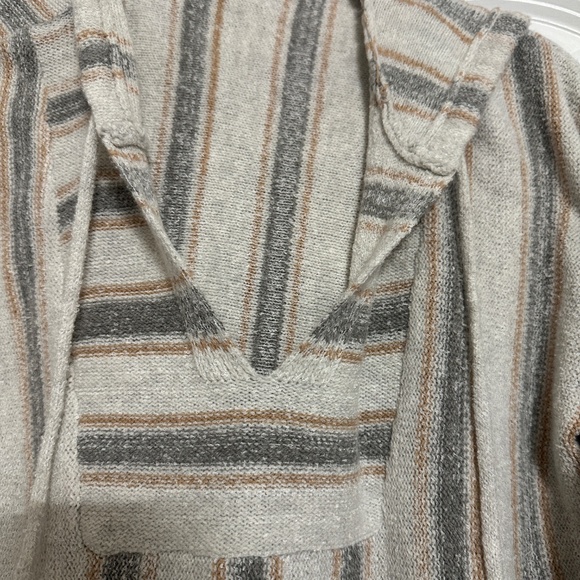 Item & Thread Pullover Hoodie Sweater Striped Gray Beige Womens Size Large - Picture 2 of 9